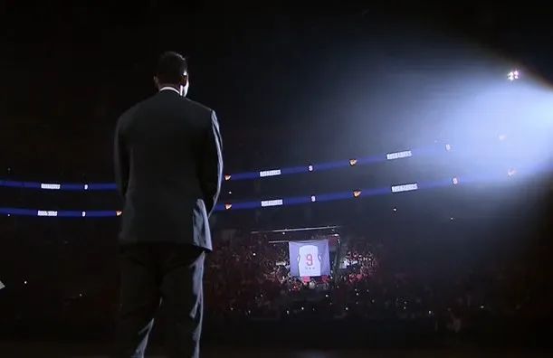 易建联CBA谢幕战：9号球衣退役见证传奇落幕