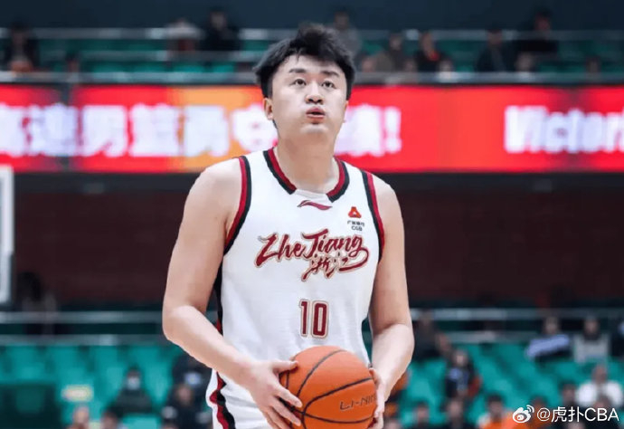 浙江男篮刘泽一腰椎间盘突出伤停4周