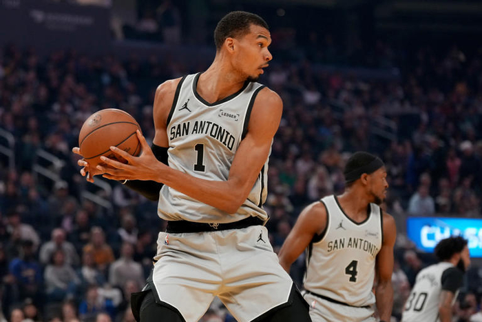 文班亚马两破历史纪录 谢泼德三分神射引热议