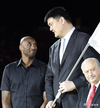 科比姚明组合的战术奇迹：技术互补与防守体系