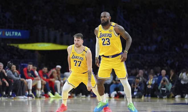 东契奇伤后复出在即，里夫斯季后赛表现引担忧